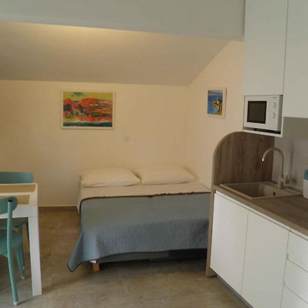 Apartments Marcic Bol Extérieur photo