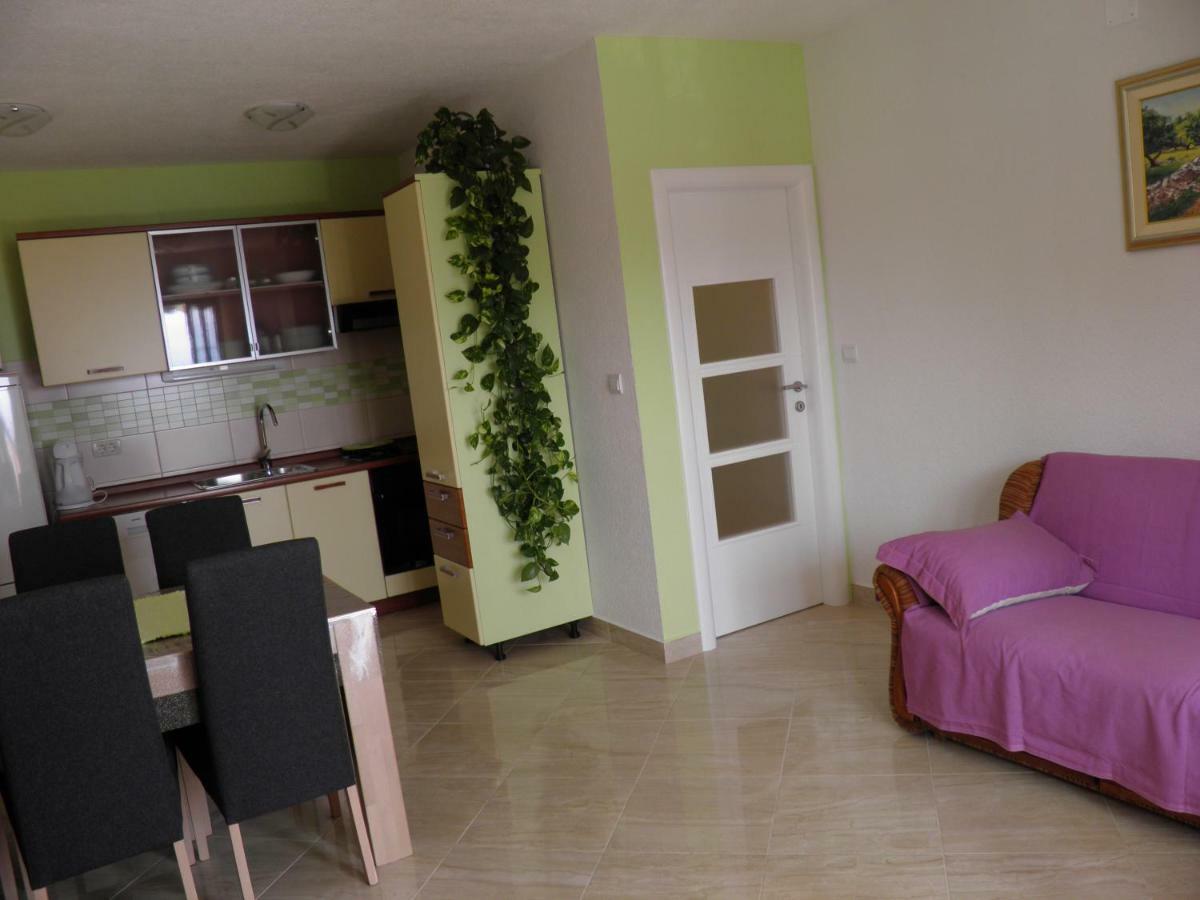 Apartments Marcic Bol Extérieur photo