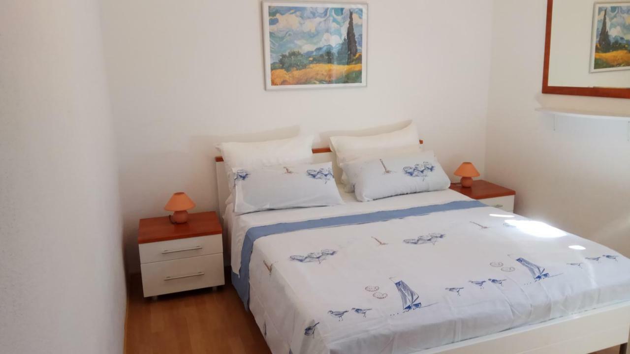 Apartments Marcic Bol Extérieur photo